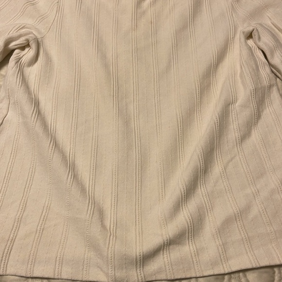 A cute sweater - Picture 4 of 4